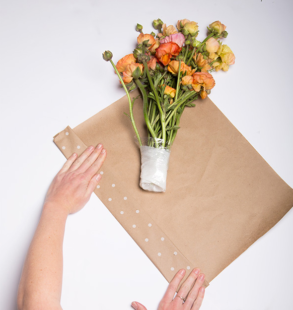Как красиво и эффектно упаковать цветы (11 пошаговых мастер-классов)