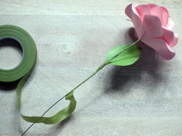 Как сделать розу из бумаги, бумажных поделок, фетра, ленты и других материалов (15 мастер-классов)
