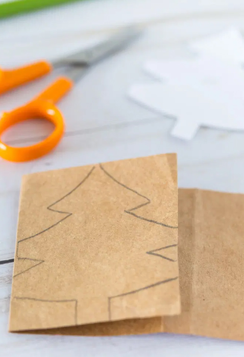 Как сделать бумажную гирлянду с елочками на Новый год своими руками (МК)
