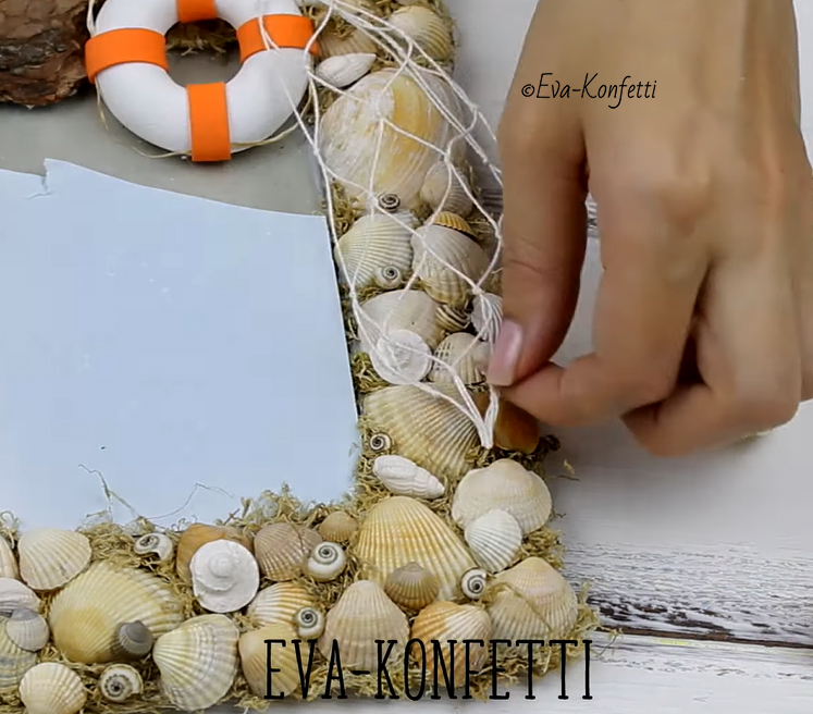 Как сделать сказочно красивую фоторамку из обычных морских ракушек